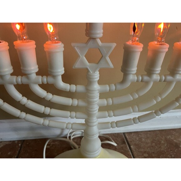 Vintage Blow Mold Menorah That Lights Up Plugs In Star of David White Plastic - Picture 3 of 8